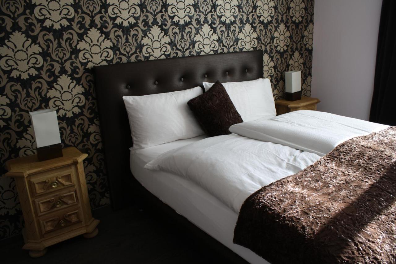 Hotel De La Gare Monthey Luaran gambar