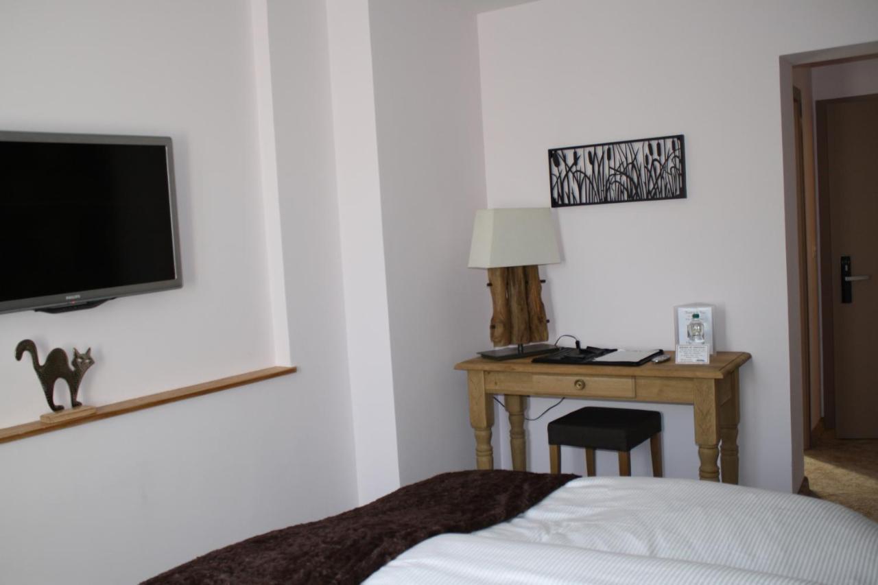 Hotel De La Gare Monthey Luaran gambar