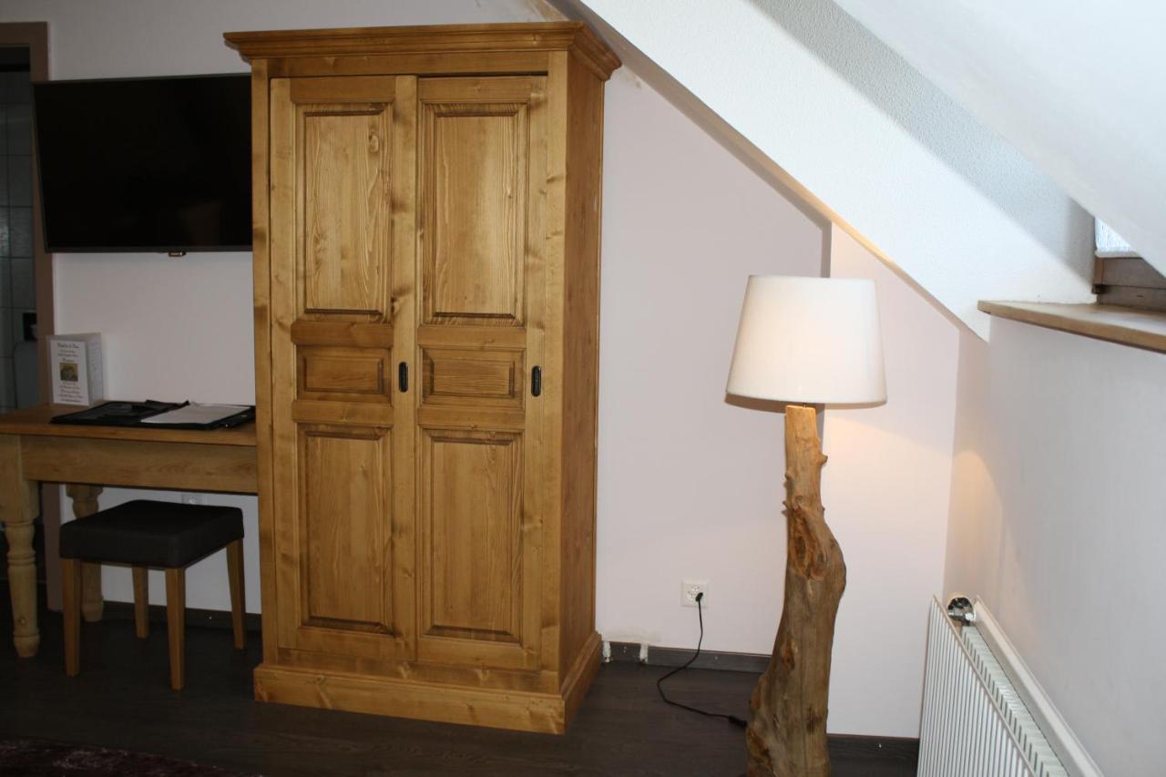 Hotel De La Gare Monthey Luaran gambar