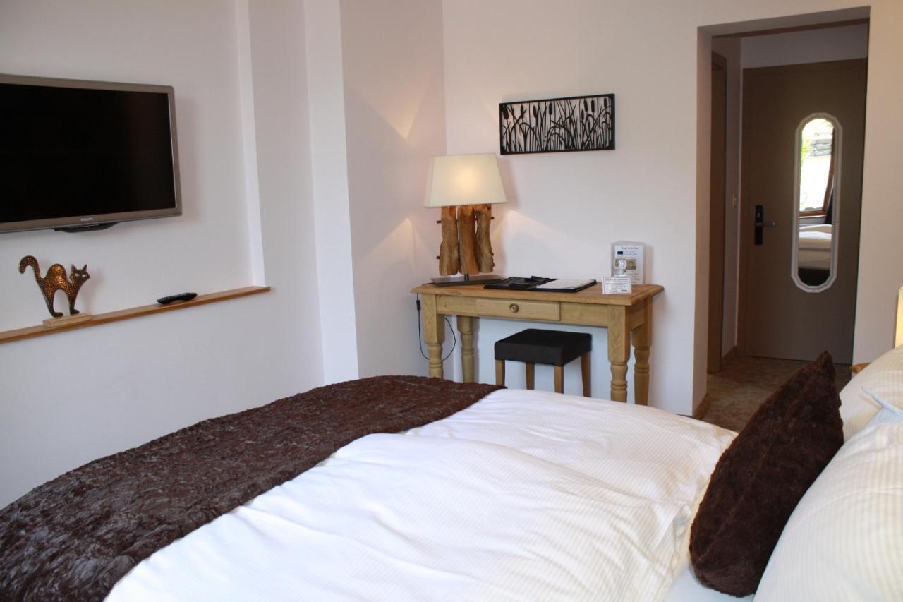 Hotel De La Gare Monthey Luaran gambar