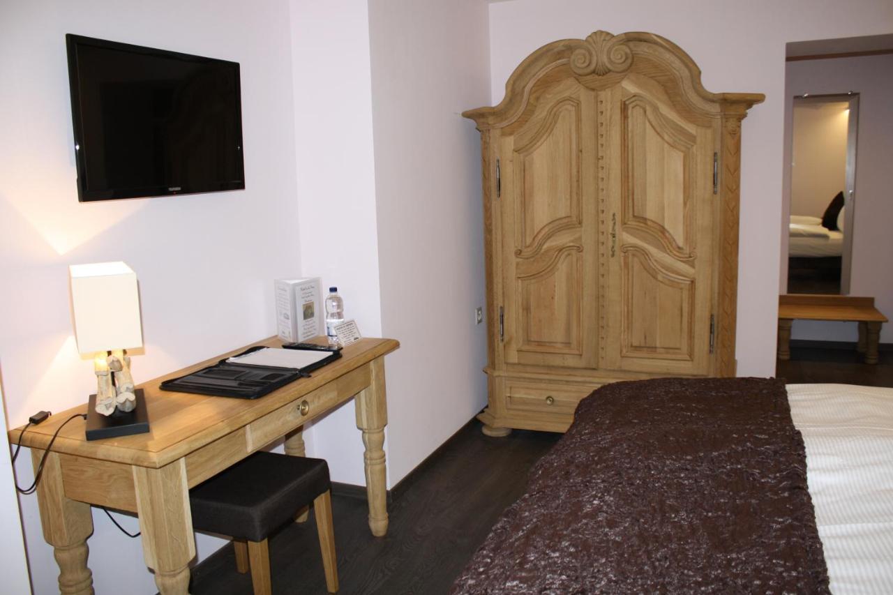 Hotel De La Gare Monthey Luaran gambar