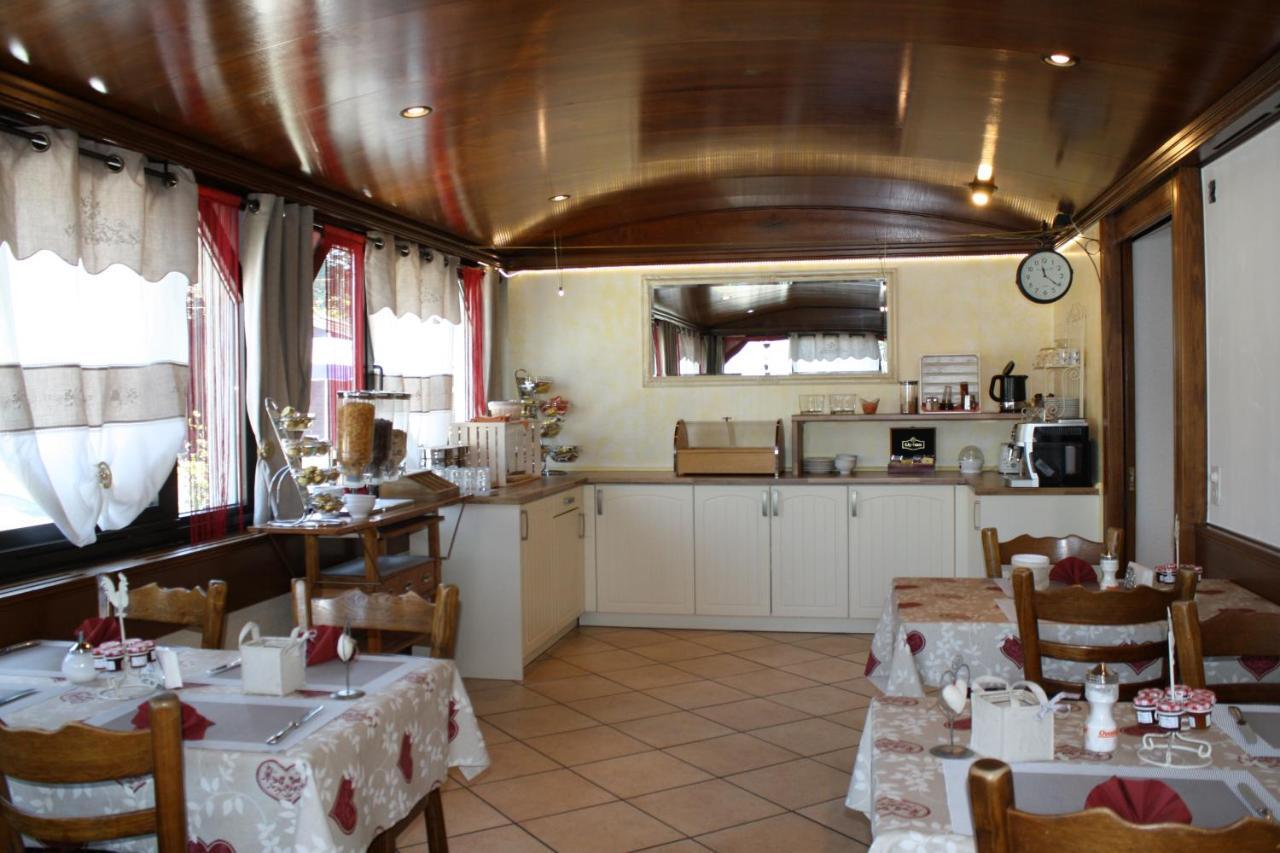 Hotel De La Gare Monthey Luaran gambar