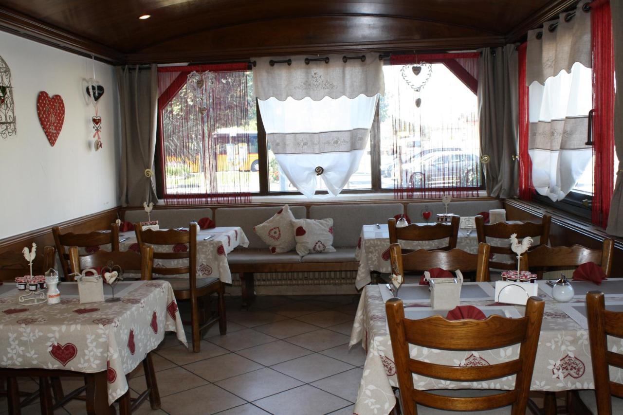Hotel De La Gare Monthey Luaran gambar